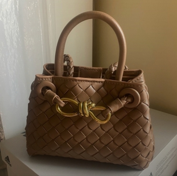 EUC Mini Woven Bag - Picture 1 of 3